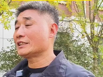 神十九航天员宋令东:“感谢老师,没有您的帮助,也就没有我的航天梦”。记者:陈妍妍 倪华兴 编辑:郭静