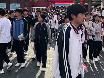 2025年全国高考报名人数1335万人#高考加油 #金榜题名