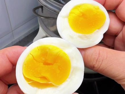 别人煮蛋看运气,蛋神煮蛋看秒表,跟着蛋神煮出9分12秒完美水煮蛋,亲测0️⃣失败#蛋神 #我的厨房日记 #跟着抖音学做菜
