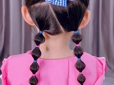 一款简单,富有活力的小灯笼发型来咯~一起学起来吧~姐妹@DOU+上热门 #丸子头 #夏日清凉发型