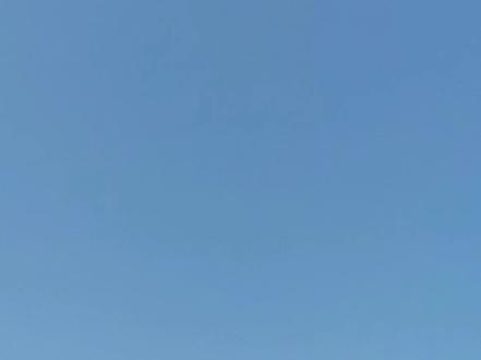 专家说放烟花污染空气。看看,这就放过烟花后的天空。