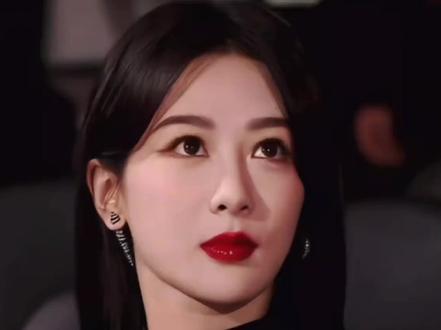 和紫妹一起,体验种花快乐#我的花园世界 #玩游戏送真花#杨紫代言我的花园世界 #杨紫我的花园世界品牌代言人