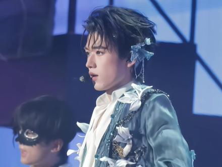 宋亚轩8.23「特伦斯梦游仙境」