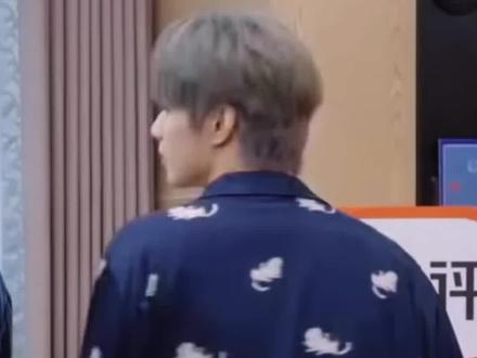 易羞易燃的萌物🥰 #刘耀文 #时代少年团刘耀文 #宇宙闪烁请注意 #宇宙闪烁请注意刘耀文