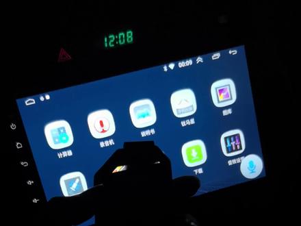 #安卓大屏 #网易云音乐 手机还是电脑下载好后缀APK的安装包后插入车机延伸出来的USB线上,在文件管理中找到,点击即可跟手机一样安装,这样只需要连接WIFI就可以登录使用