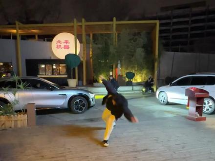 驻唱小哥的日收入,你猜多少? #郭源潮 #vlog #音乐 #驻唱 #唱歌