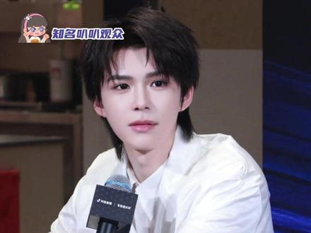 哥哥说“不说有什么感觉,但是咱不能辜负”#何秋亊 #何铮 #520 #双向奔赴 #网红