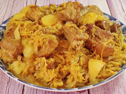 巴盟排骨烩酸菜看似简单,做的地道好吃有技巧,30年厨师教你详细做法#内蒙古猪排烩酸菜做法#巴盟猪排烩酸菜做法