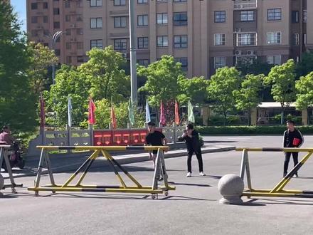 百万网红空降泗县虹坤武校踢馆。真功夫,敢应战!#泗县虹坤武校 #武术踢馆 #网红