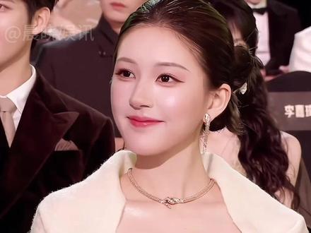 星光大赏颁奖礼座位暴露众星2025江湖地位,刘萧旭余茵挤不进前三,白鹿仅次檀健次刘宇宁,年冠王赵露思稳居大c位#赵露思 #白鹿 #刘宇宁 #娱乐评论大赏 #内容启发搜索