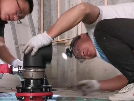 大口径PE管热熔承插全过程
110PE管热熔对接没有操作面,电熔没有条件的话,热熔承插也可以操作👌#消防工程 #消防 #PE管 #记录在工地上的日子