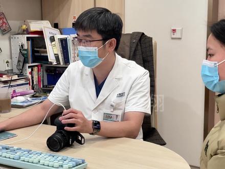 疤痕疙瘩|从耳朵到下颌,老患者的信任之选 这位患者是我们的老患者👩,她是疤痕体质,2021年第一次来我们这里治疗,因为打耳洞导致的👂耳朵疤痕疙瘩,通过我们的手术综合治疗成功上岸,4年未复发
·
这次来治疗下颌疤痕疙瘩,是因为痘痘🚨引发的,经过我们3次的保守治疗,成功变平🔽,随着时间的发展,会恢复得更好~
·#疤痕增生 #疤痕疙瘩怎么消除 #打耳洞 #下颌疤痕疙瘩