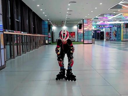 #轮滑教学 初学轮滑第一课,三步学会滑行#轮滑学习教程 #生活不会辜负每一个努力的人 #一学就会 #轮滑