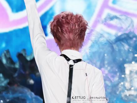 妈咪呀,你到底在干嘛呀~
#zy #梓渝贵阳演唱会 #雷 #180 #朋