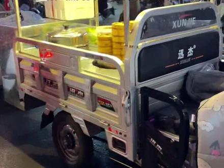 徐州美食攻略,徐州人的深夜食堂,每晚十点才摆摊的富国街夜市,每一家店都好吃,晚上没事记得来看看#徐州 #徐州美食 #徐州富国街夜市 #徐州烧烤 #总要来徐州看看吧
