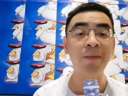 【戴小新答疑:竹马app和真金题卷如何使用】
备战法考刷题少不了,如何有效利用刷题软件和真金题图书是个技巧
这个问题,法律人戴鹏在此前的直播中给出了自己的答案
1分钟带你学会刷题
#法考 #法考打卡 #学习方法 #学习软件