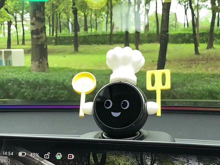 可以音乐点头摇头的LUMI车载机器人#LUMI车载机器人 #车载机器人 #MANGOGO #NOMI