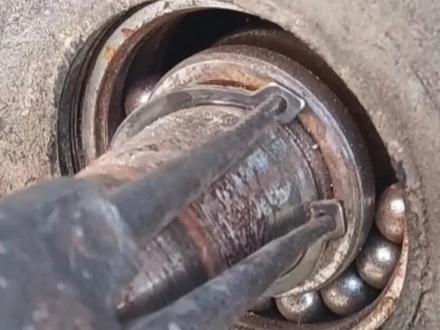 三轮车轴承坏了更换轴承教程#三轮车更换轴承教程#电动车维修#电动车维修技能分享知识分享 #每一天一个修车用车知识 #创作灵感