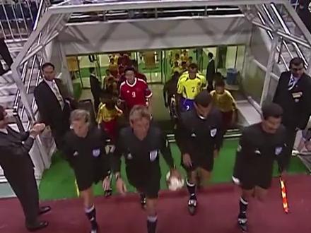 多年以后, 还是会想起,国足对阵五星巴西的那个夜晚 #2002世界杯