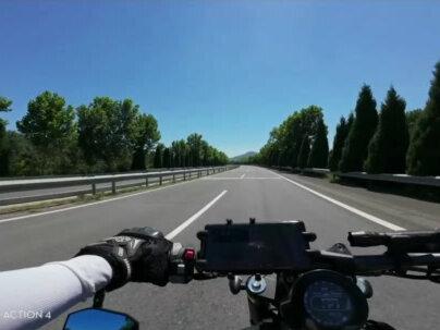 我们不会比昨天更年轻 也不会比昨天更勇敢!
#摩旅