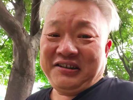 英伟达老板黄仁勋只吃一碗面条,太朴素了吧#精神老头 #伟伟爱吐槽 #创作者流量扶持计划
