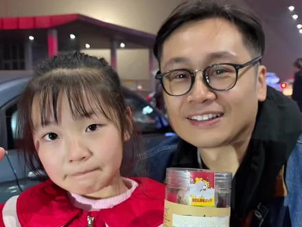 岁月静好 #新歌上线 2🈷️8日上午10点,发行《岁月静好》母女对唱版及童声版,还有非常接地气的MV一同上线。让我们一同锁定静静直播间@静静(崴辣姑姑团长) 体会浓浓的母子情深…#岁月静好 @姚姚(罗姣团队)🌶️新歌《人生无恙》 @璐璐(罗姣助理)🌶️新歌岁月静好