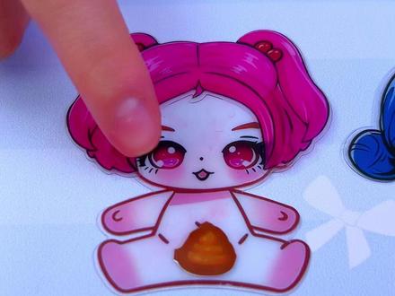 猎魔女团之生宝宝果冻贴安静书来了,孩子可以发挥想象力自己设计玩法,锻炼动手动脑能力,丰富想象力#猎魔女团 #安静书 #果冻贴安静书