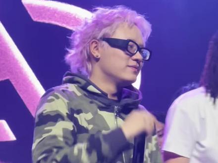 恼火(kenrobb is crazy版)
啃萝卜你在哪儿哦🥹
#uzzy #kenrobb #livehouse #hiphop #中文说唱