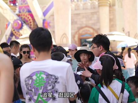 喜欢梓渝、喜欢现场演出的朋友千万别错过,一起去现场感受这场温暖又精彩的文艺之夜