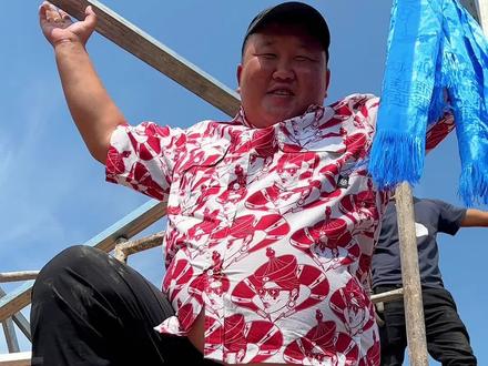 在全家人的努力奋斗下,我们家也盖房子了,新房上梁要有特别的仪式,你们盖房子上梁都做什么呀#新农人计划2023 #乡村守护人