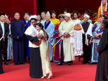 2025.12.12纲丝节化妆相声,秦霄贤《因为爱情》😂😂😂#秦霄贤 #纲丝节#德云社