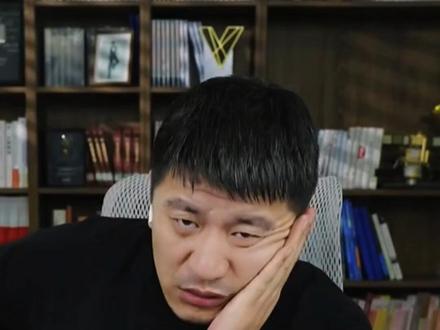 因直播中长时间使用污言秽语,张雪峰被限期禁言停播 因直播中长时间使用污言秽语,张雪峰被限期禁言停播,记者致电其公司电话已无人接听(青岛新闻网/浪涨新闻 记者 郑视)
#张雪峰 #停播 #禁言