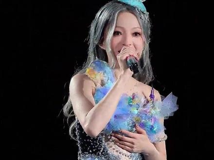 为何张韶涵演唱会上不怕冷?一个细节曝光,才懂和发光丝袜有异曲同工之妙#张韶涵 #凤凰传奇 #邓紫棋 #内容启发搜索 #影娱热点团