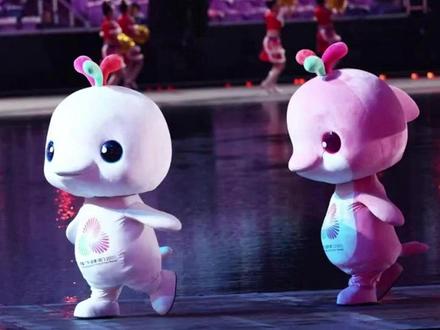 被萌到!扮演“喜洋洋”“乐融融”的原来是……#大象主播说 @大象新闻管晴