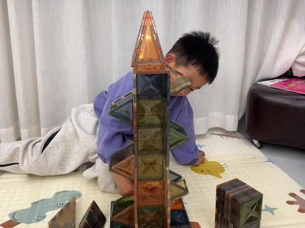 #磁力片 #回旋滑梯 小朋友喜欢的话题滚球玩法。#磁力片怎么玩 #磁力片推荐#益智玩具