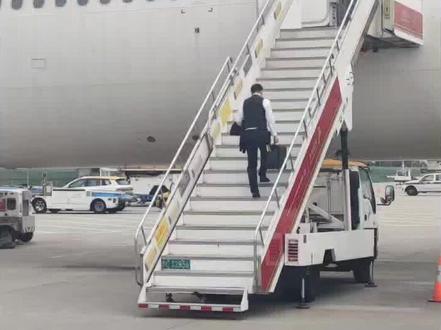 深航一个330机组的标准配备,超豪华阵容😎😎😎