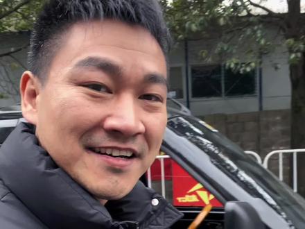 V8五菱现身贵州晴隆村GT V8五菱参加贵州晴隆村GT漂移赛,晴隆的朋友太热情了,愿晴隆村GT越办越好#村GT #V8五菱#五菱神车#漂移 #苗族文化