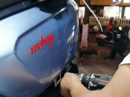 豪爵萌哥来保养换空滤教程来了#摩托车改装 #创作灵感 #撸车日常 #摩托车