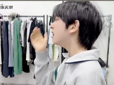 没接到朔哥电话,小浚铭爆哭😭😭😭#陈浚铭 #tf家族四代