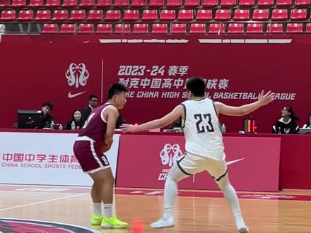 CXK师弟!非常全面的控卫!来自“杭州四中-赵哲轩” #篮球 #控卫 #校园篮球 #篮球集锦 #篮球过人 @DOU+小助手