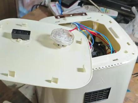 多款100元以下空气炸锅被曝调温按钮是摆设,无法调温,志高专卖店客服:仅一低价款不可调,已下架