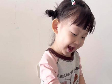 三岁宝宝亲子原创系列———米菲来喽! 今天用洗碗海绵拓印超级可爱的米菲兔!一起试试吧!
#少儿美术 #创意画 #少儿绘画 #幼儿创意美术 #爱画画的孩子