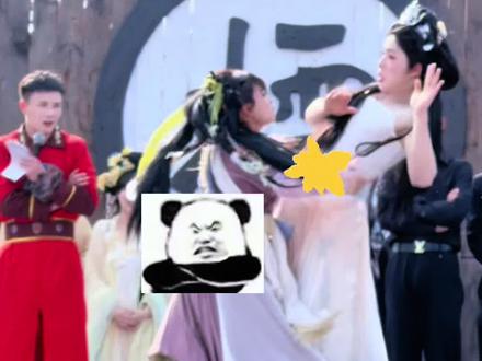 视频博主是@魔芋爽(缺牙齿版) 第一次去万岁山跳舞好害羞啊#白昼大院 #万岁山 #万岁山韦小宝 #社恐 #万岁山斗舞