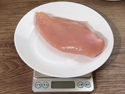 #创作灵感 肉来了!鸡胸肉100大卡能吃多少?用手就知道!#100大卡 #100大卡食物图鉴 #鸡胸肉 #减脂餐