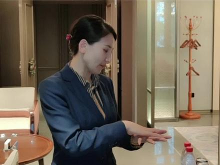 惜缘说礼学第三十五集|餐饮六大技能之《托盘培训》下篇#餐饮六大技能 #酒店技能 #国宾服务#酒店服务#托盘培训