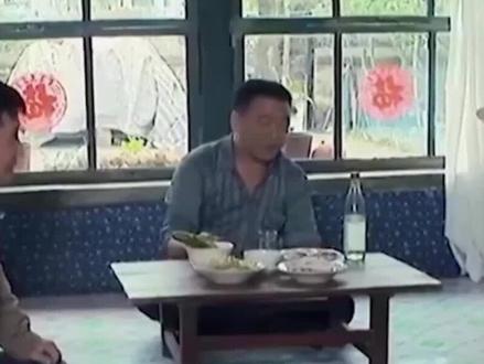 第2集|为何东北人睡炕喜欢头朝外,不怕掉枕头?一家人睡炕上会尴尬吗? #东北大炕 #东北 #大火炕 #科普