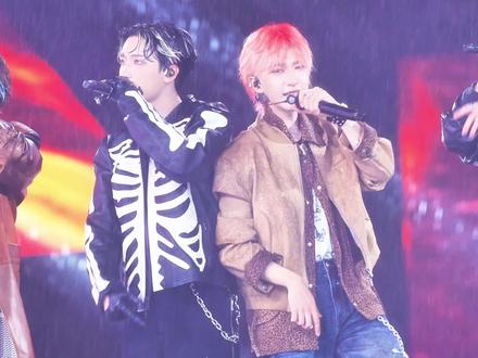 小情侣撞在一起咯#翔霖 #严贺贴贴 #时代少年团广州演唱会