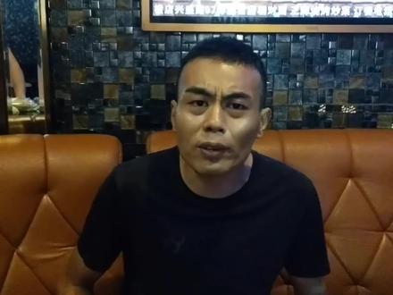 朋友请客KTV唱歌账没结跑了留小伙一个人,结果如何小伙结账了吗 #请客 #逃单 #KTV #塑料兄弟 #丢人现眼