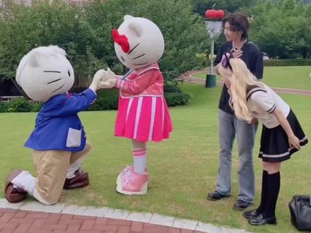 我竟然看到了丹尼尔给helloKitty求婚!!!#三丽鸥 #求婚 #惊喜 #hellokitty