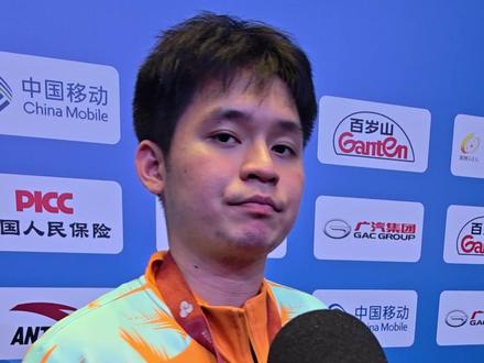 11月16日,中国澳门。第十五届全运会乒乓球男单决赛,林诗栋1-4不敌樊振东,获得银牌。赛后采访中,林诗栋给自己此次全运会表现打了98分——少的两分,是为了留给未来的突破与超越。征程未完,顶峰相见。加油,林诗栋!#林诗栋给自己打98分